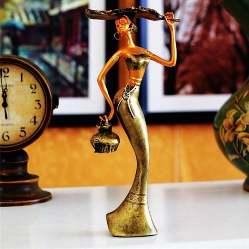 Statue Femme Africaine Élégante — Collection Signature