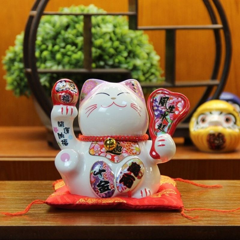 Maneki Rose: Statue Japonaise