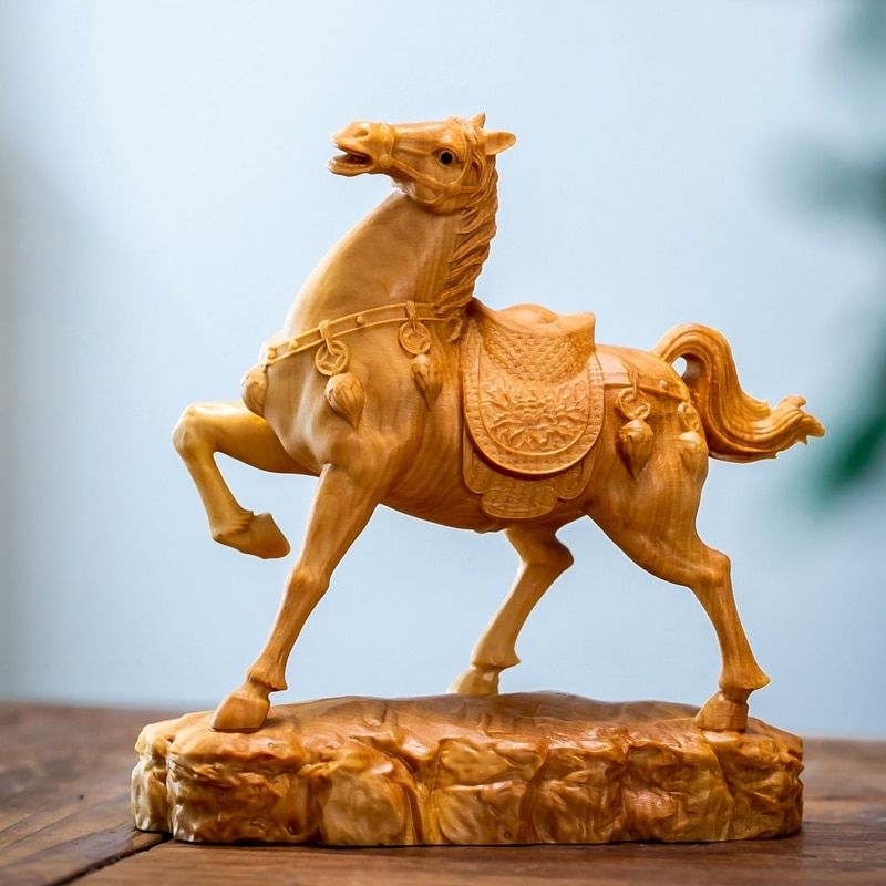 Statue De Cheval En Bois Premium