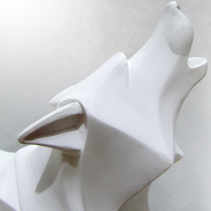 Statue Origami: Loup Solitaire