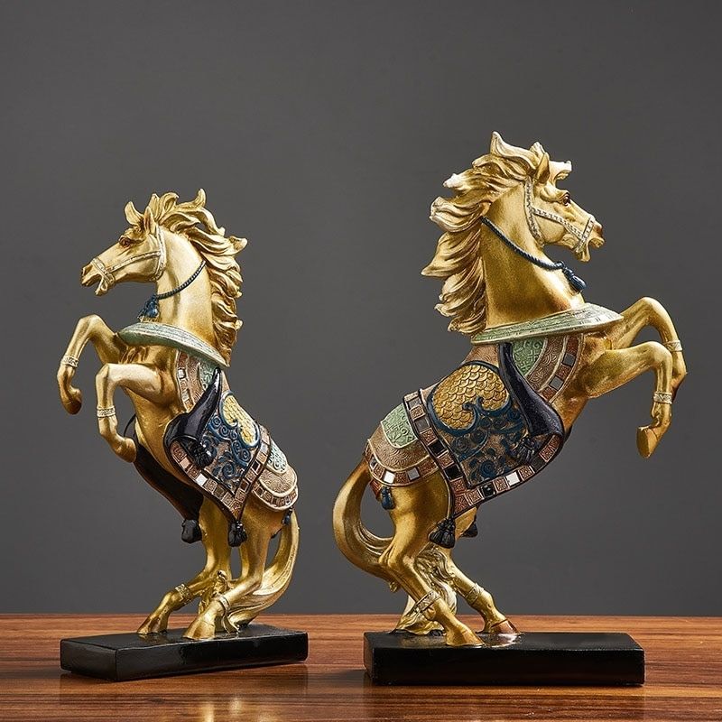 Statue de Cheval Doré