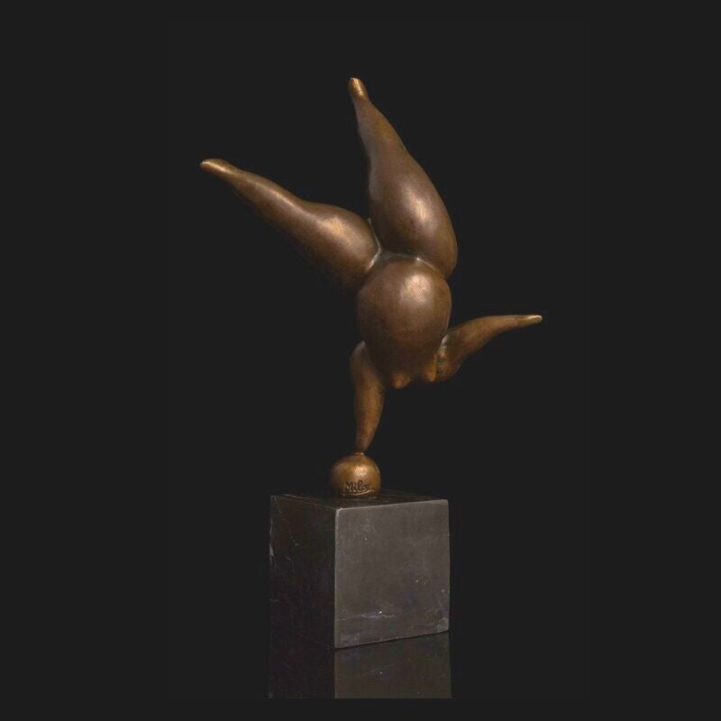 Statue Femme Ronde - Collection Signature