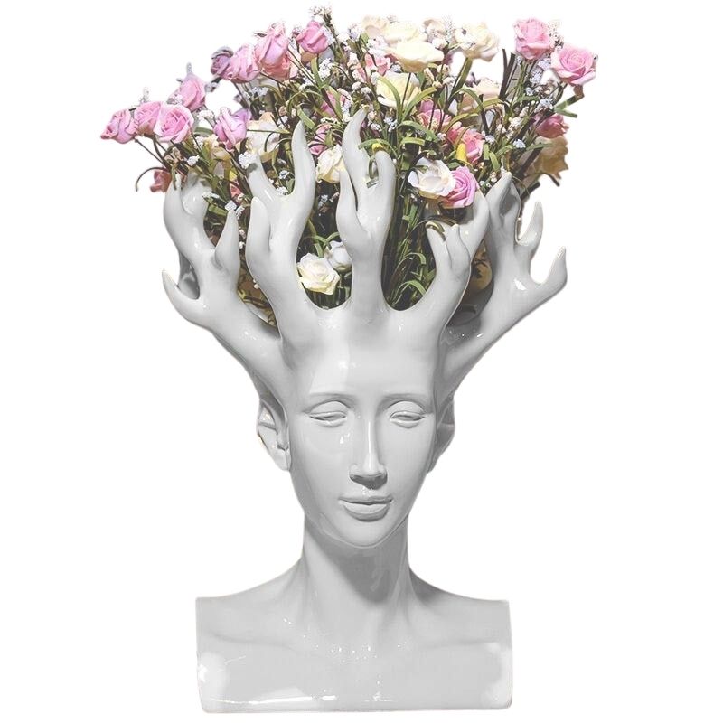 Statue Femme: Vase Rouge — Édition Luxe