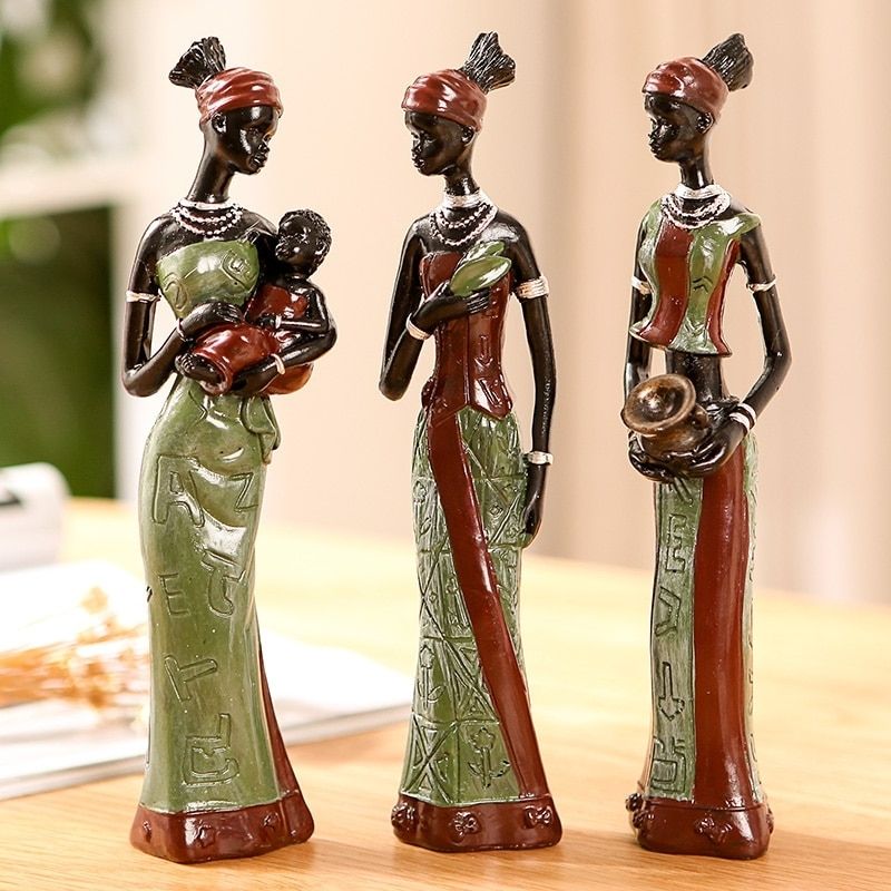 Trio Africaine: Statue