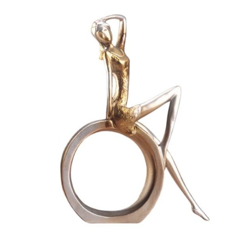 Statue Femme Assise Or — Édition Luxe
