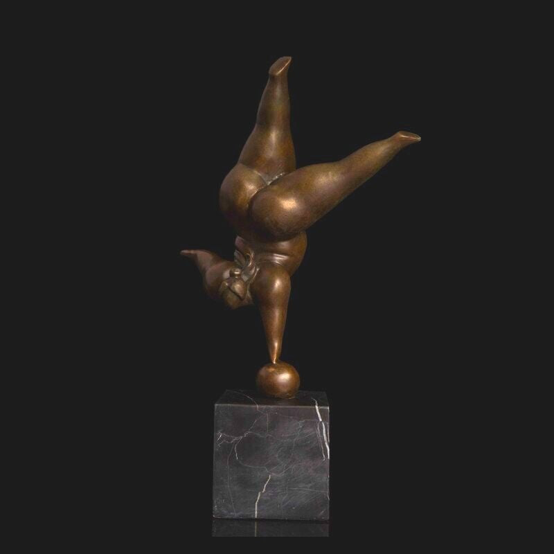 Statue Femme Ronde - Collection Signature