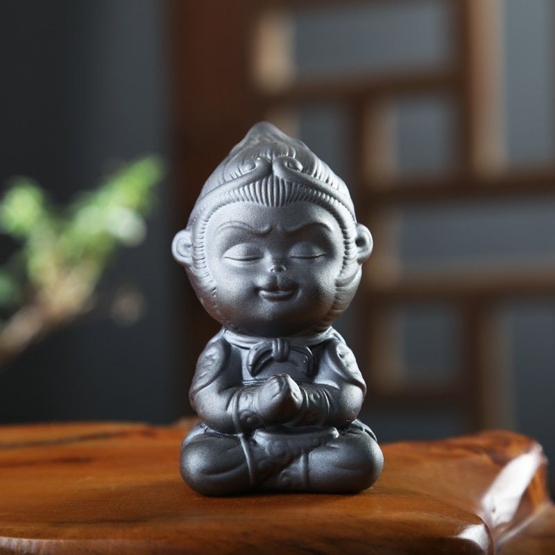 Statue Singe Noir: Sagesse et Méditation
