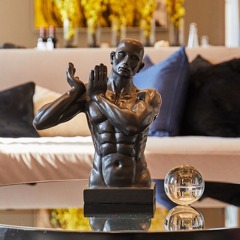 Statue en Résine – Homme Noir (Édition Premium)