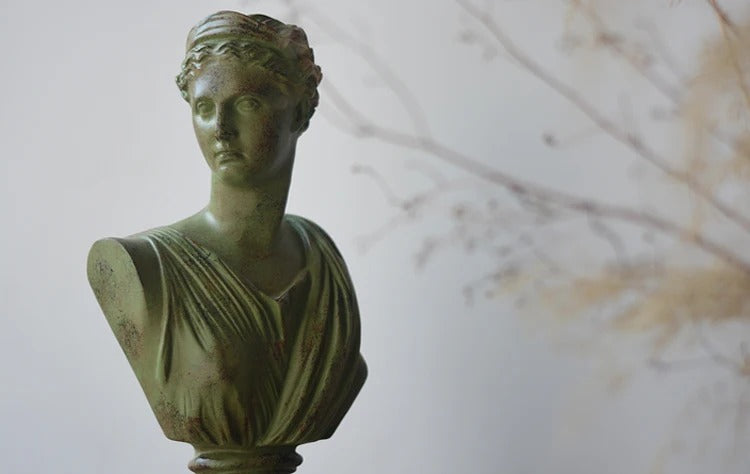 Vénus Atelier – Sculpture d’intérieur en résine patinée