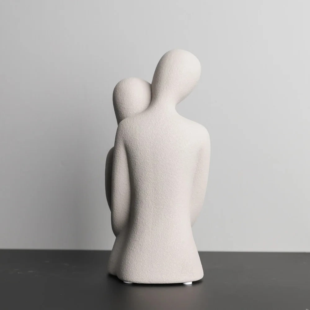 Statue en céramique du couple enlacé — Édition Signature