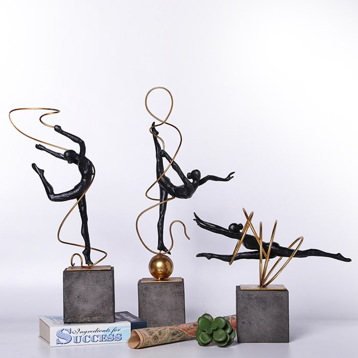 La Danseuse: Statue Femme