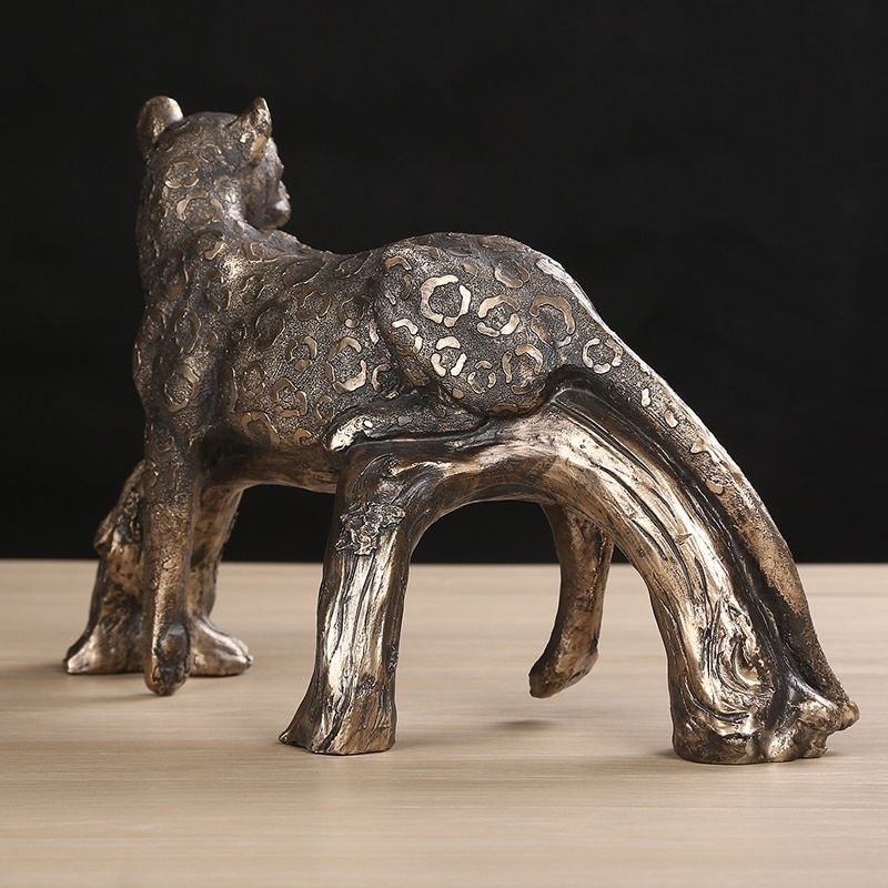 Statue Panthère Assise en Résine – Collection Prestige