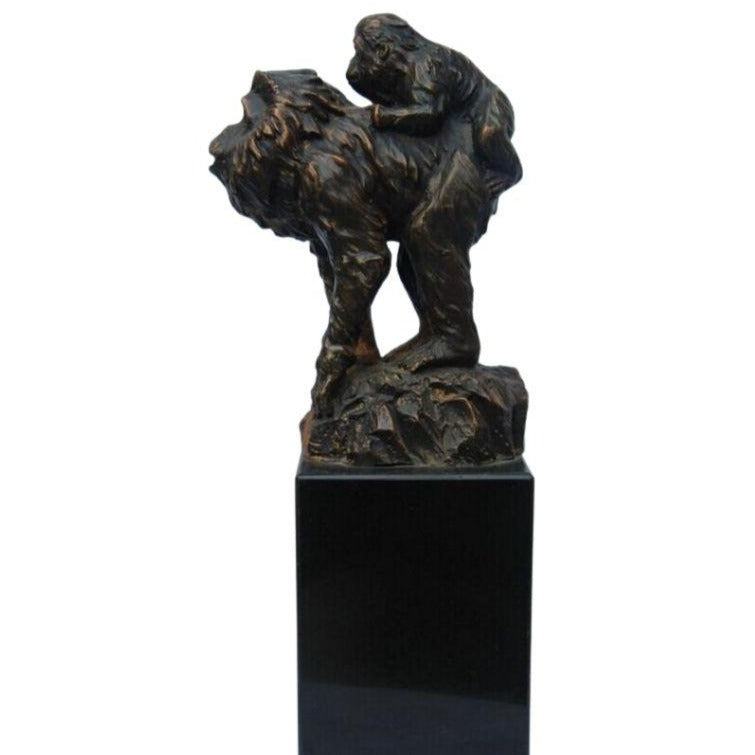 singe-statue-bronze