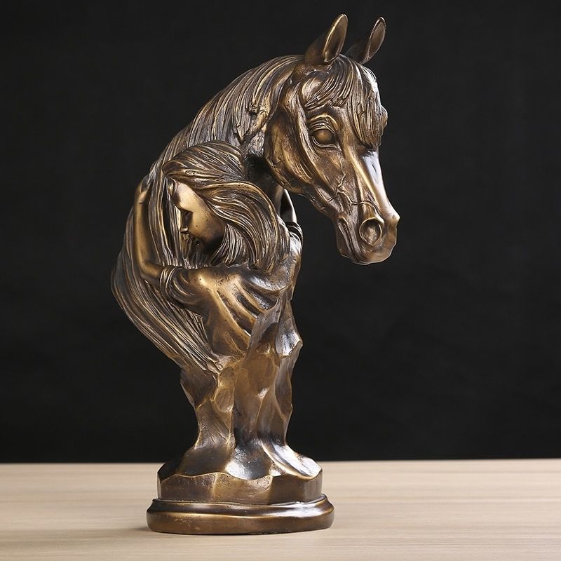 Statue: Cheval et Femme