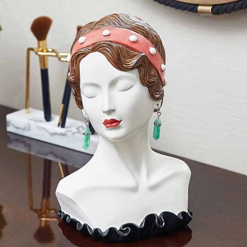 Statue Femme Vintage – Édition Signature