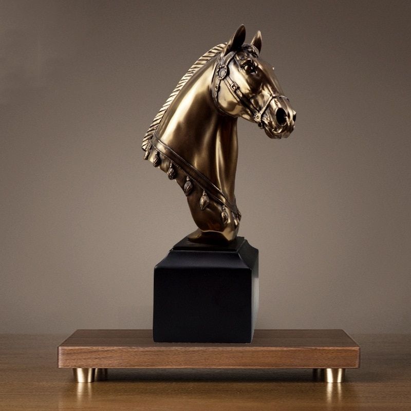 Cheval Majestueux — Grande Statue