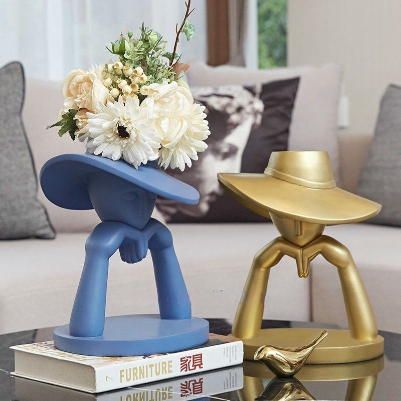 Statue Femme en Résine Dorée - Collection Luxe