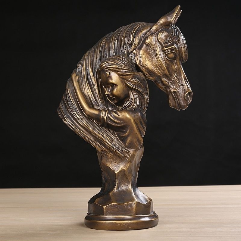 Statue: Cheval et Femme