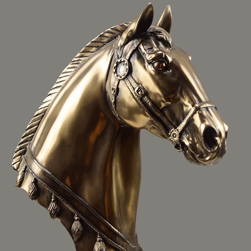 Cheval Majestueux — Grande Statue