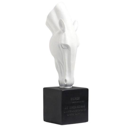 statue-cheval-tete-blanc