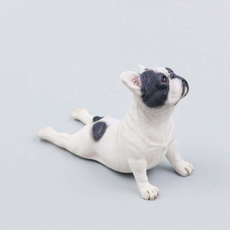 Statue Bouledogue Blanc Allongé — Édition Signature