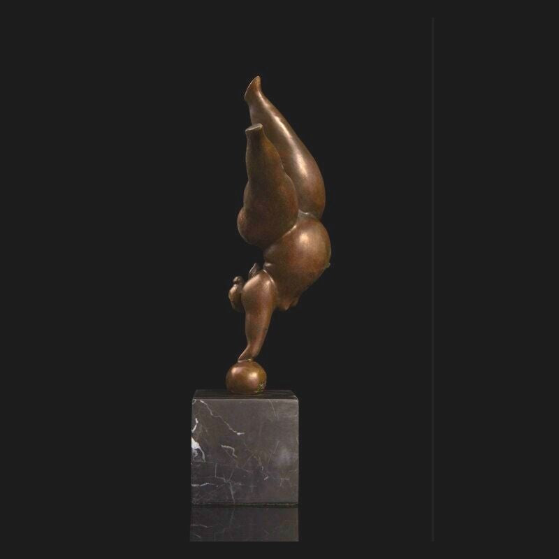 Statue Femme Ronde - Collection Signature