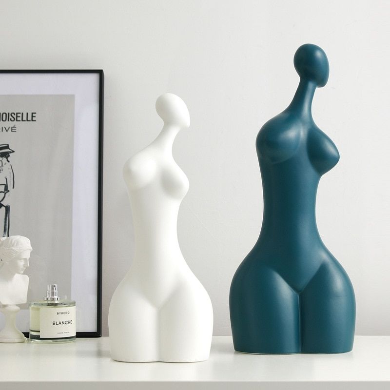 Statue: Femme Moderne