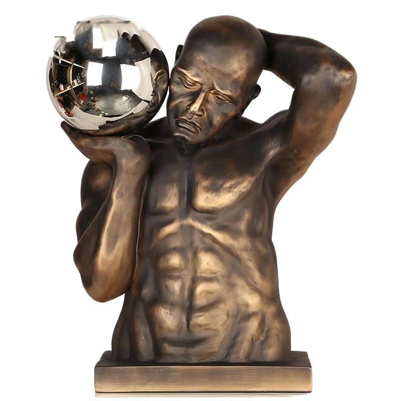 statue-homme-nu-qui-porte-une-balle