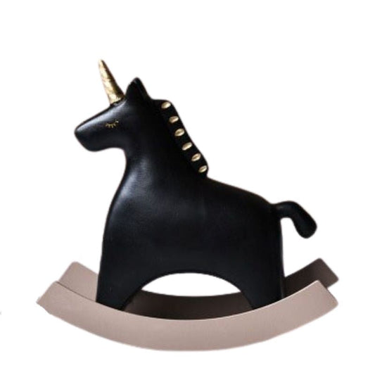 statue-de-cheval-noir