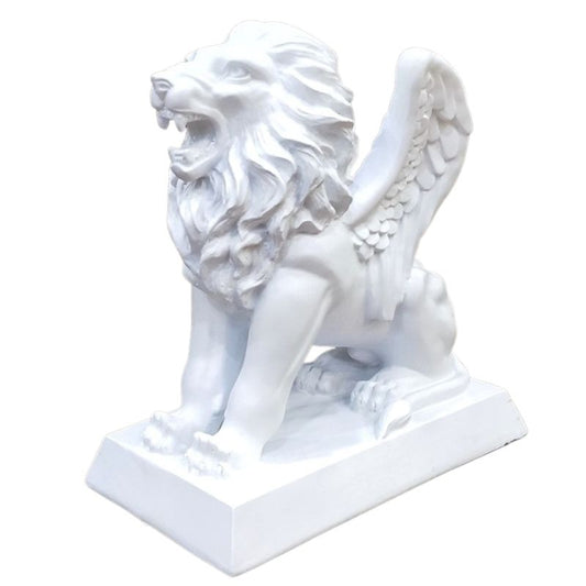 statue-de-lion-avec-des-ailes