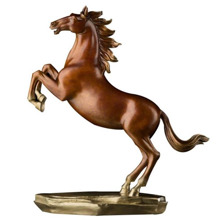 statue-cheval-patte-levee