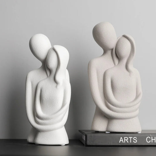statue-couple-enlace-en-ceramique