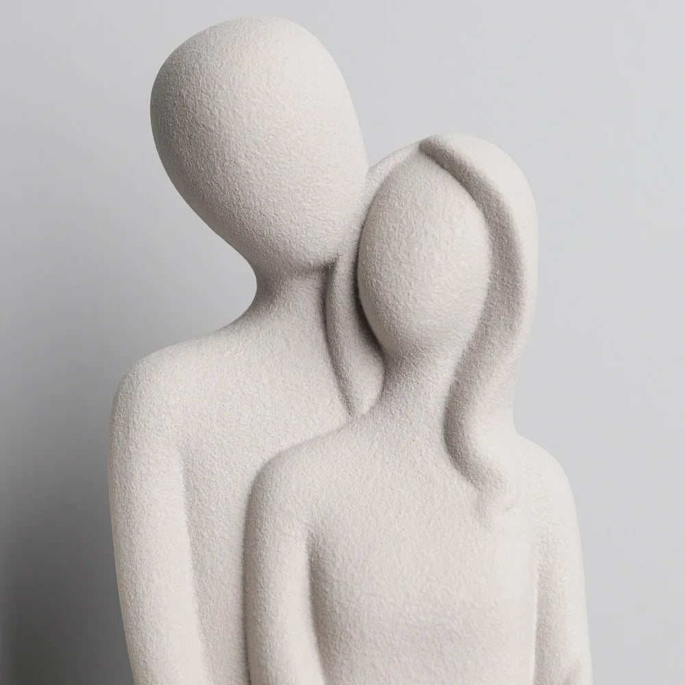 Statue en céramique du couple enlacé — Édition Signature