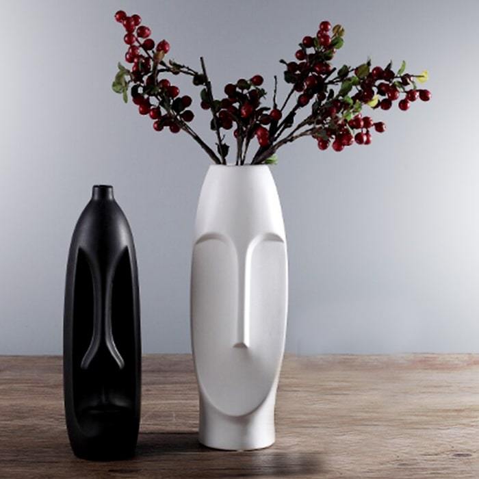 Moaï Head Statue – Black & White Edition