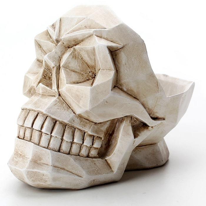 statue-tete-de-mort